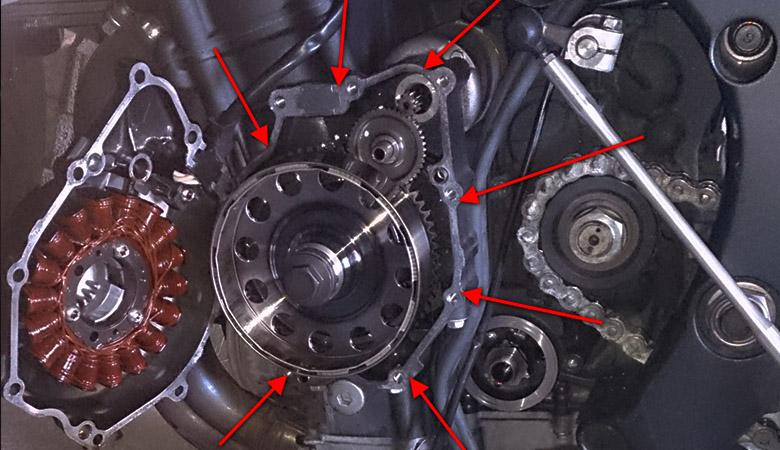 Yamaha R6 RJ11 Lichtmaschinendeckel Dichtung Rückstände