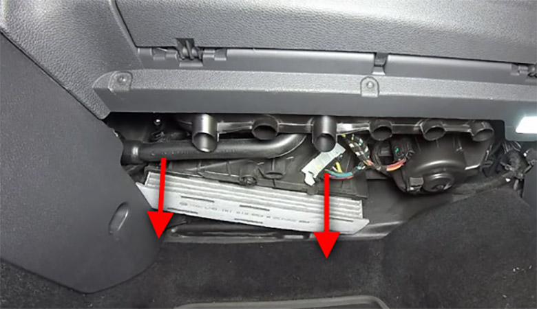VW Golf 5 Pollenfilter lösen