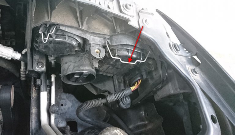 Vw Golf 6 Variant Abblendlicht Birne Wechseln Abblendlicht Birne / Lampe wechseln – VW Golf 6 | Wartungsanleitung Online