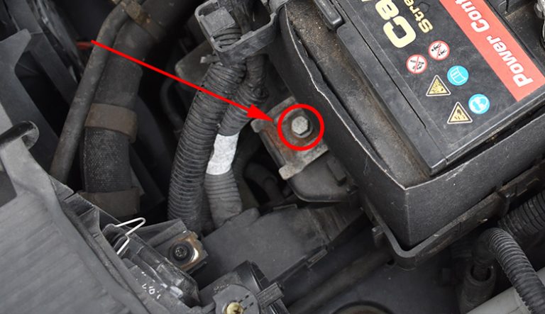 Vw Polo 6r Schlüssel Batterie Wechseln Batterie wechseln / ausbauen - VW Polo 6R | Wartungsanleitung Online