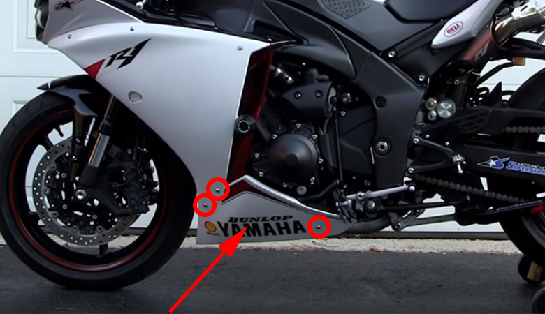 YAMAHA R1 RN22 Seitenverkleidung unten